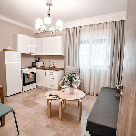 Tip Top Apartment Chalkida Exterior foto